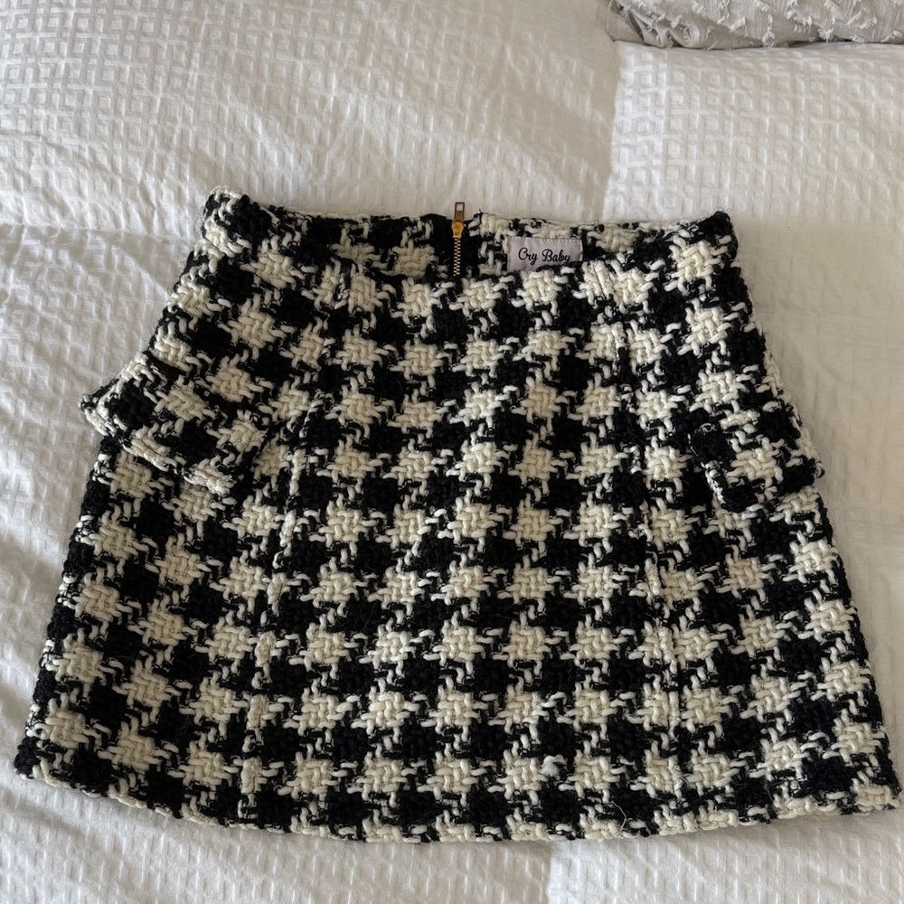 Elegant Black and White Tweed Mini Skirt